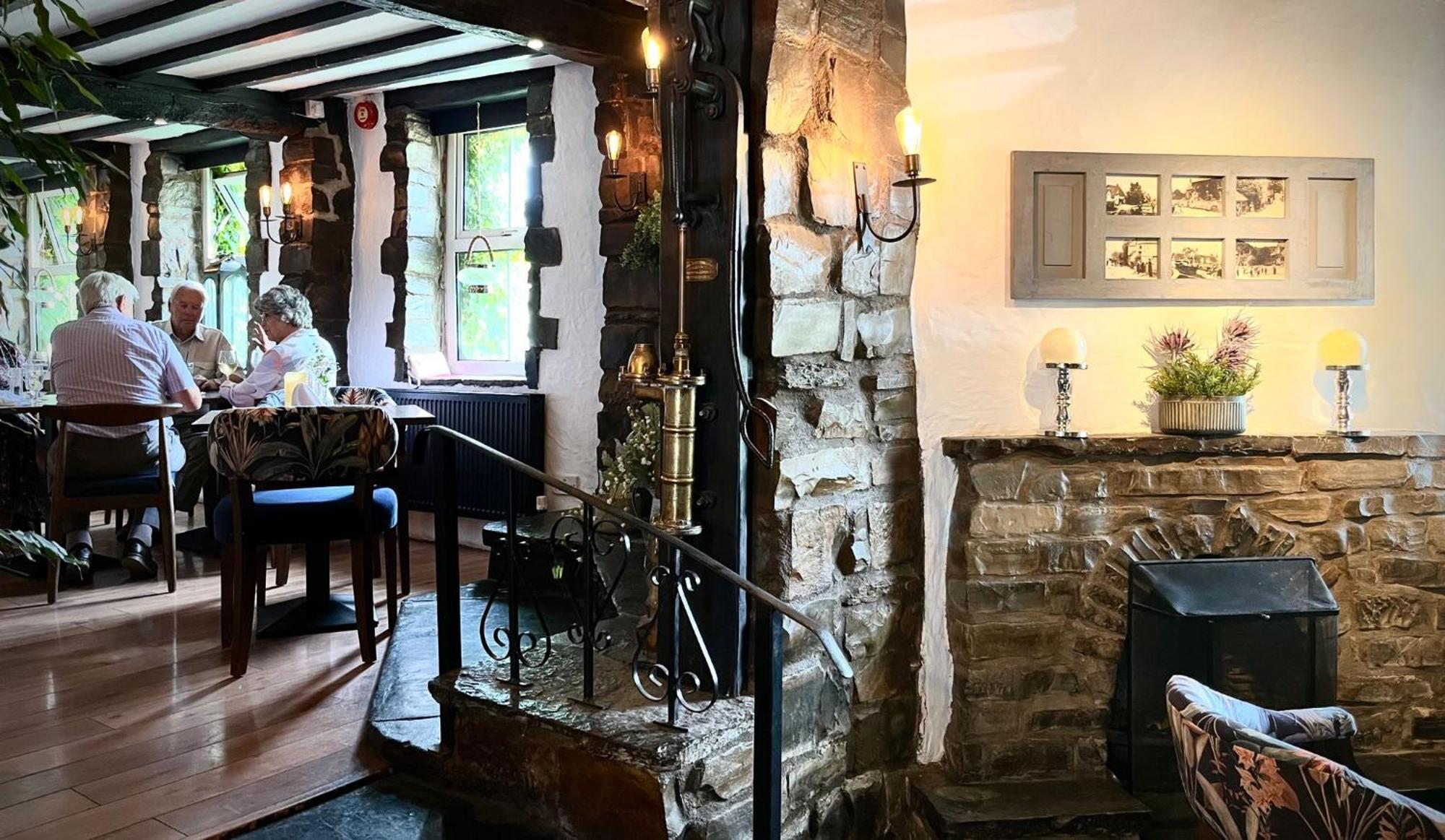 מלון אלסטר The Blue Boar מראה חיצוני תמונה