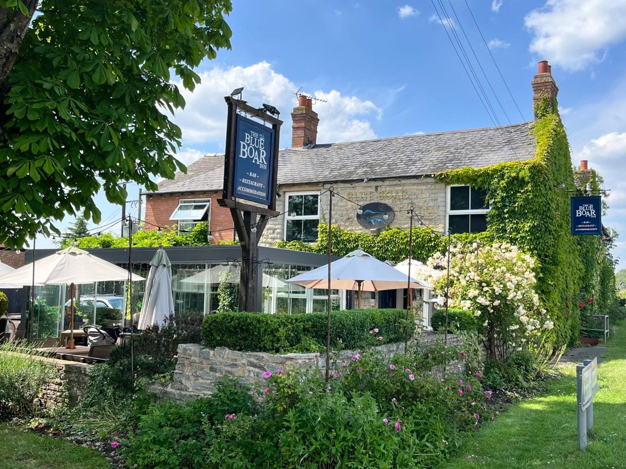 מלון אלסטר The Blue Boar מראה חיצוני תמונה