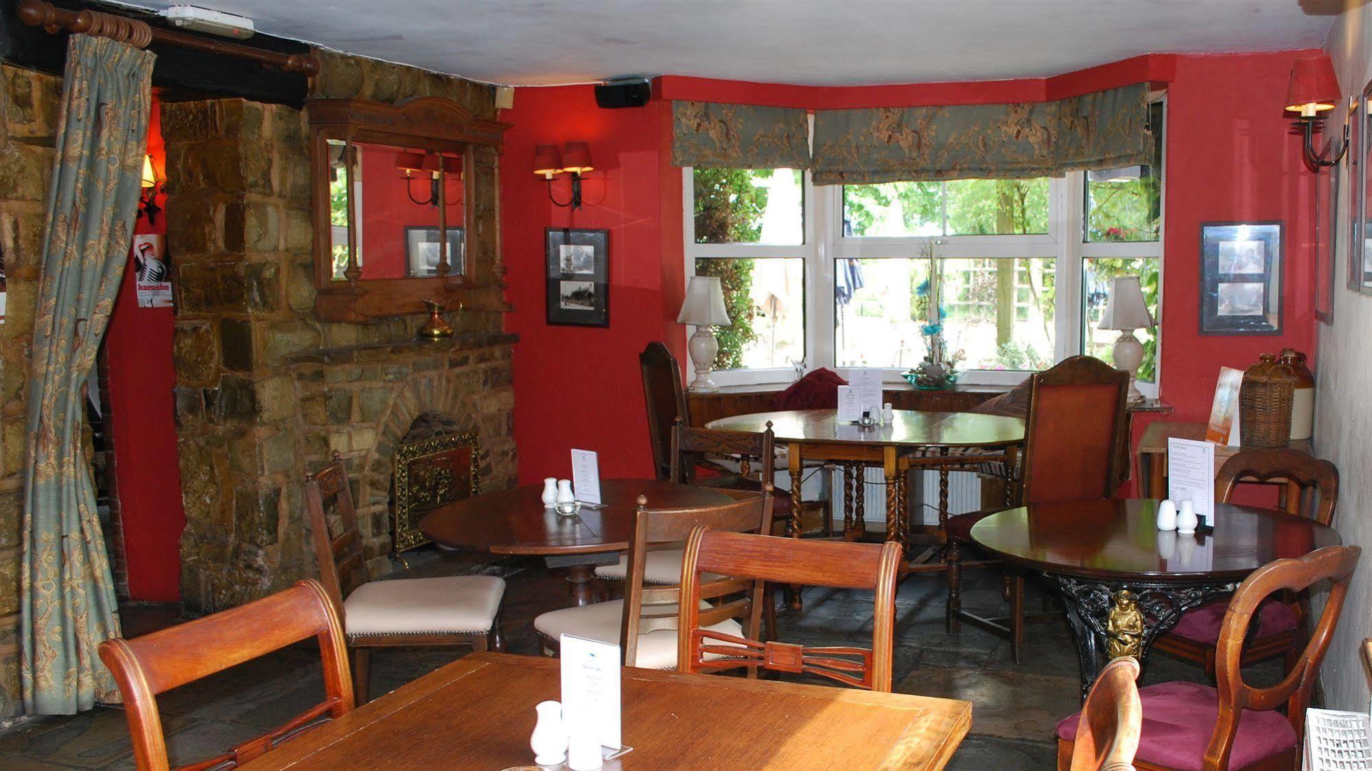 מלון אלסטר The Blue Boar מראה חיצוני תמונה