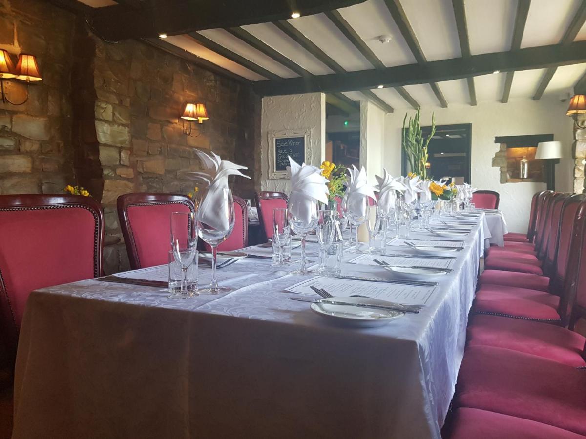 מלון אלסטר The Blue Boar מראה חיצוני תמונה